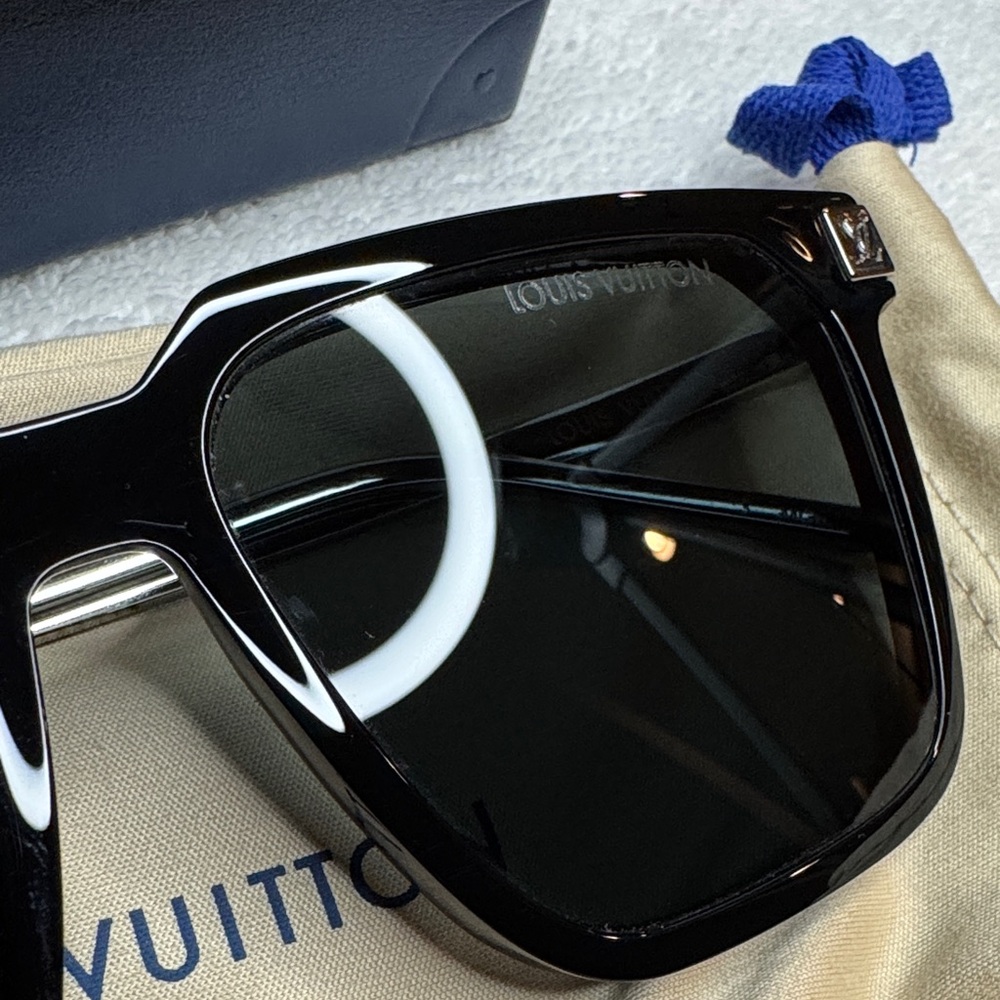 Louis Vuitton Rise Square Sunglasses Black - Picture 3 of 14